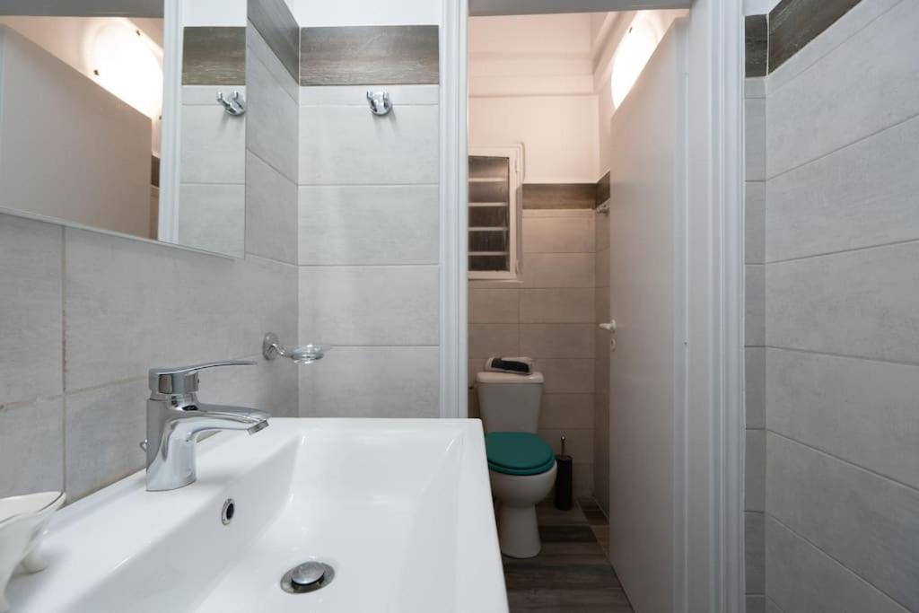 Metaxourgio 2Nd Floor Apartment Athens Exterior photo